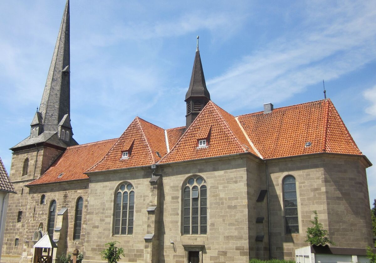 Seitenansicht der Kirche St. Blasius in Obernfeld
